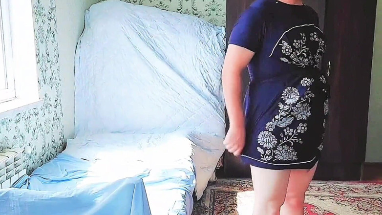 Kitty_Cross: Ragazza trans monella che balla lentamente nella sua camera da...