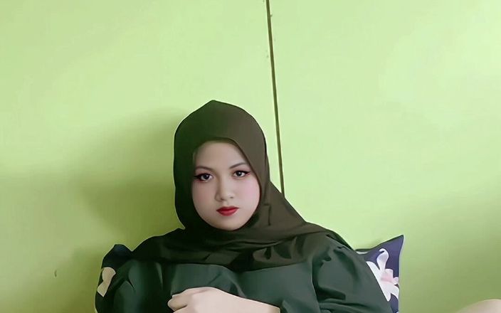 Nitha_Tiara: Tombul sevimli kız