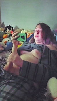 Trans kız pornoya mastürbasyon yapıyor