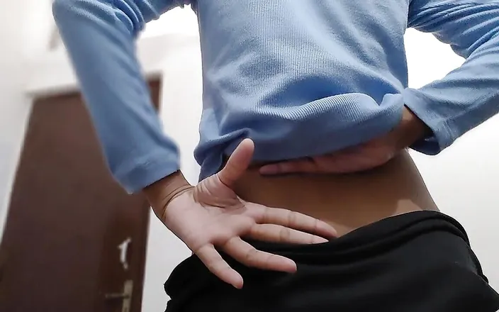 desigirl93: I'm a College Girl Masturbating and I Wet My Pussy...