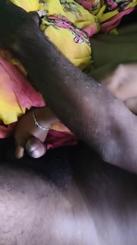 Saree video di sesso con la fidanzata tamil questo video è dedicato al nostro sottoscrittore