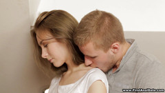 Teens Analyzed: První anální sex v kuchyni