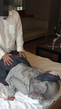 F Cup la cosplayer tettona in abito navale si gode una ripresa privata in hotel che si trasforma in un momento intimo