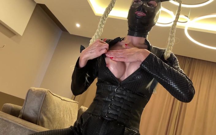 Mistress Mary: Aldatılan adam lastik partisinden sürpriz alıyor