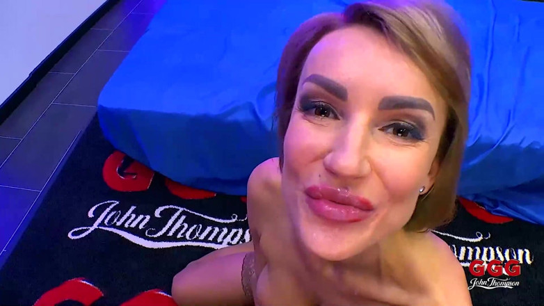 Erotic Planet Studio: Перша груповуха блондинки - жорсткий трах, глибокий заглот і вкрита спермою