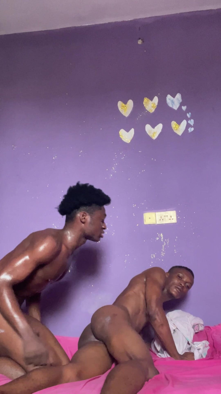 Vicfairy: Un garçon se fait enculer d’humeur