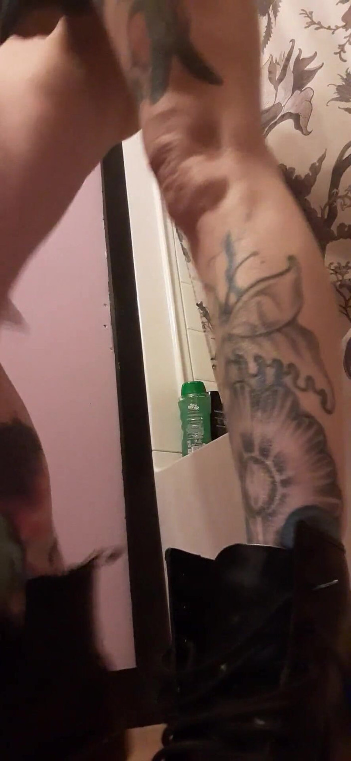 PandoraSG: 臭耐克鞋和臭脚羞辱