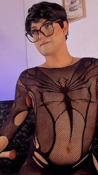 Femboy Ken Sissy Bertindak Seperti Pointe Dan Menari Seksi Untuk Anda