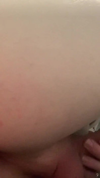 Twink boy fode sua buceta apertada com vibrador