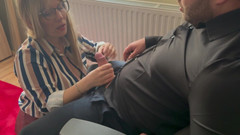 Christy X Taylor: Calda segretaria succhia il grosso cazzo del capo, solo una...