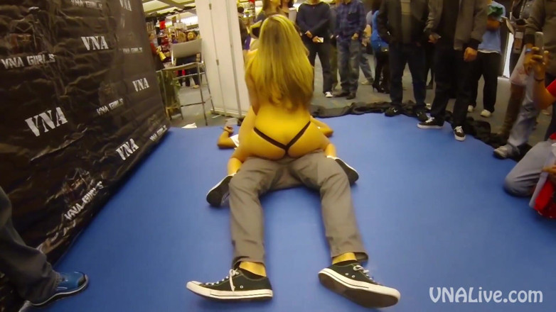 Sara Jay: Vna Girls at Adultcon 2015