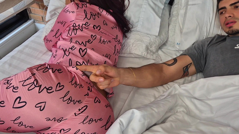 DuvanSr: Een Bed Delen Met De Vriendin Van Mijn Beste Vriend -...