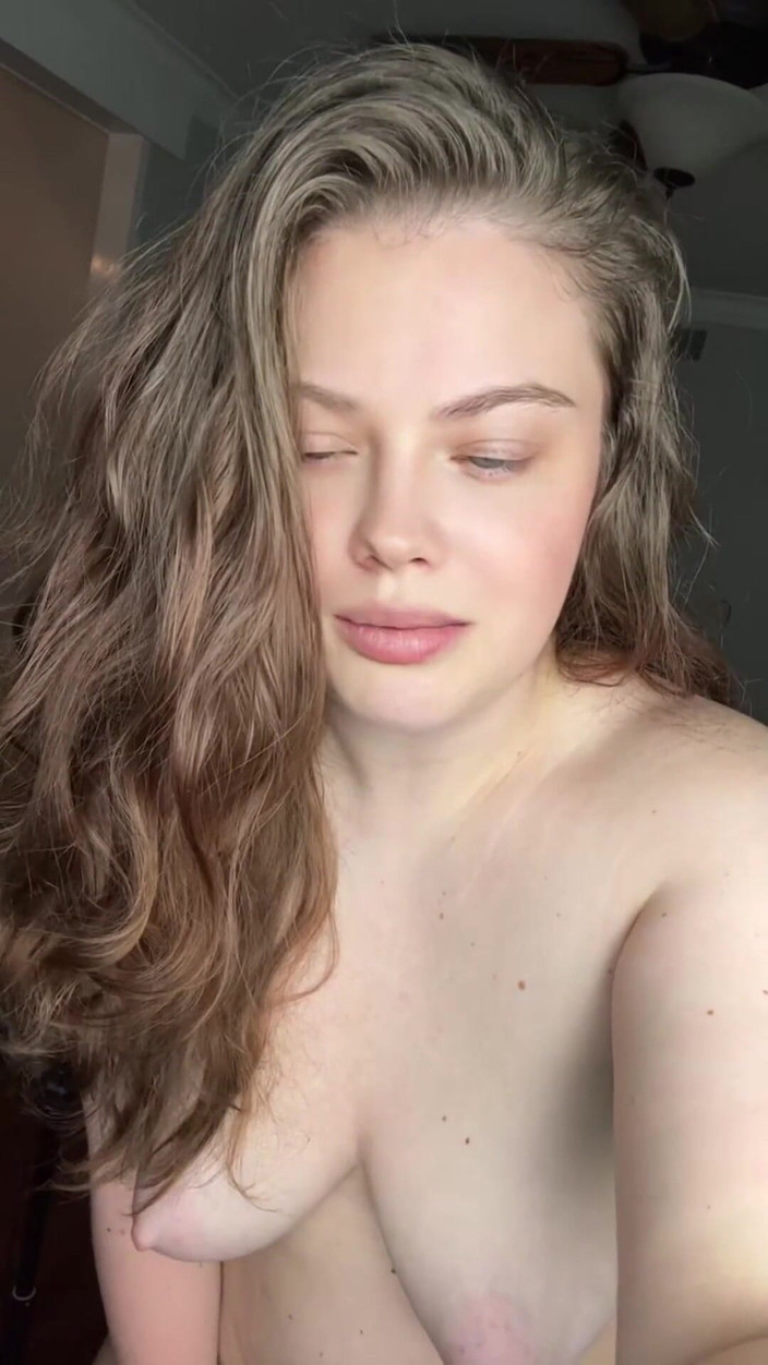 Dirtysecret: Femdom pov: spugen en lachen om een kleine lul