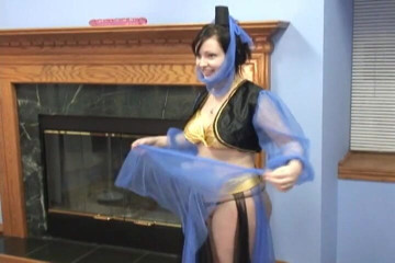 Radical: Amateur costume girl