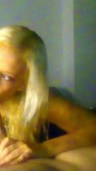 01 Rubia Caliente Chupando Polla Con Caramelo Part 1 - Marian