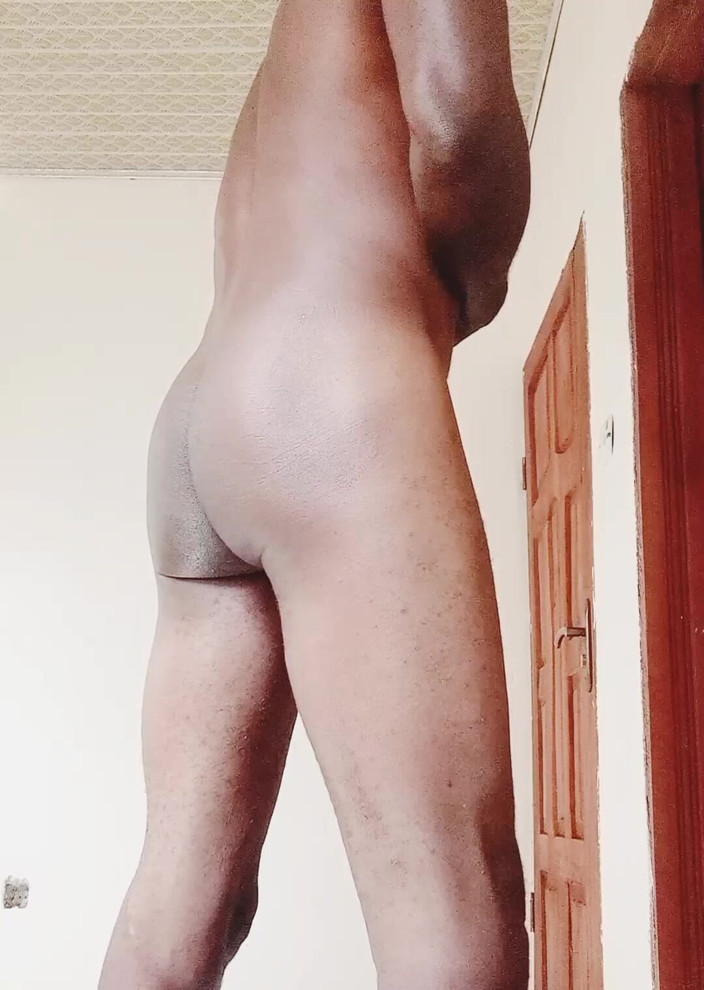 Londiq boys: Enorme Cazzo Nero Con Culo Vergine