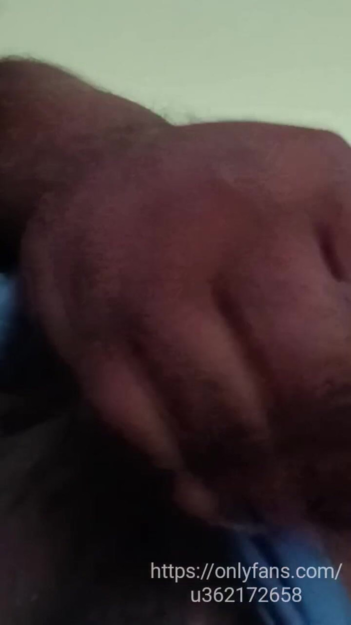 Eddie Venezuela: Big Stepdaddy Nuts in a Hotel Room