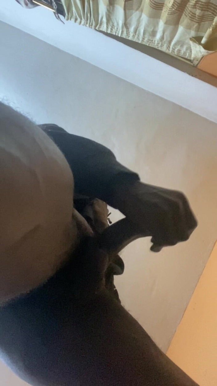 Slimniqqa: Thug tonåring med BBC runkar av