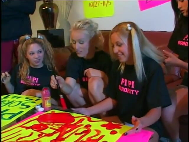 Wild Suckers: Tres pollas calientes reciben una mamada sexy de un culo...