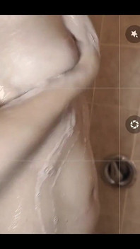 Milf en la ducha - imágenes de teléfonos reales