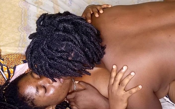 African Beauties: Toon wat liefde; Afrikaanse lesbische liefde kust