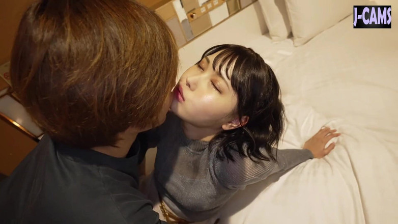 J-Cams: Sub fiecare privire, noua fată tremură de emoție tabu - 3