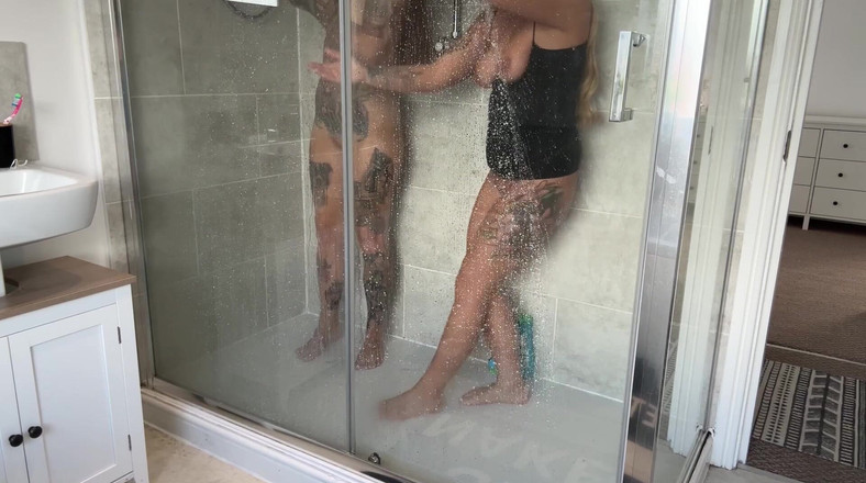 Yourfavecumslut: Désespoir de pipi avec mon copain au foyer