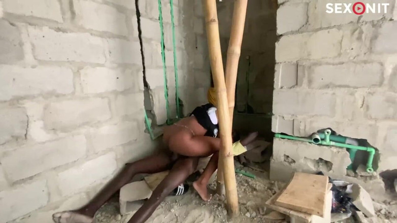 XBLACKHUB: J’ai Baisé Un Agent Immobilier Dans Un Bâtiment Non Corrigé