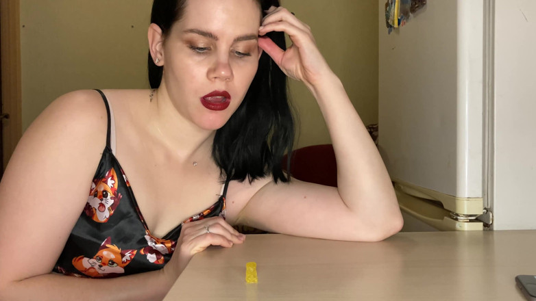 Anna Sky: La gigantessa anna ti ha beccato 4 k