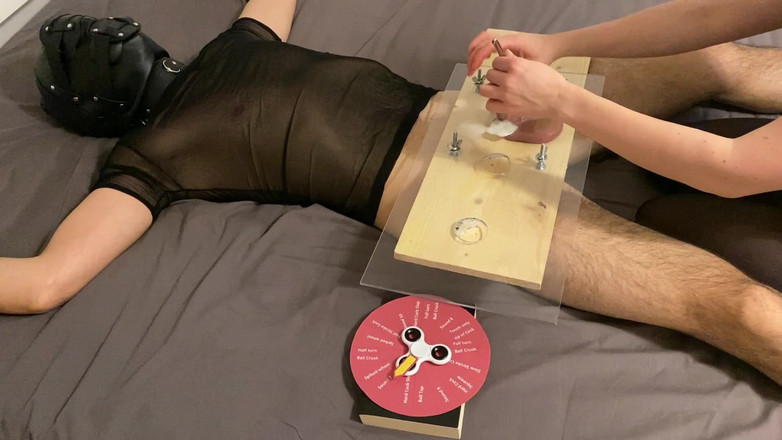 Big Bat: Wheel of Fortune n° 1 - CBT - Stimulation orgasme et après l’orgasme