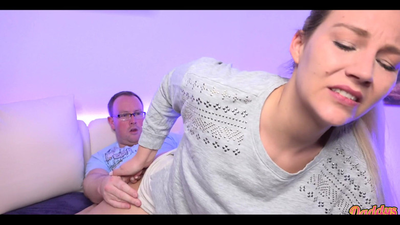 Daddys Luder: Jsi hluboko, můžu přijít?
