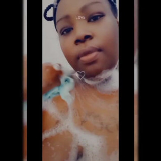 Hot sex 24: Bu büyük göğüsleri banyo yapıyor