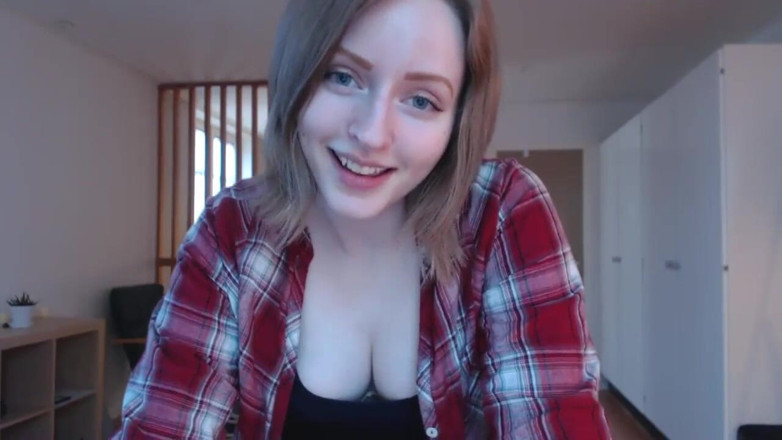 KissMyHips: You're too big!
