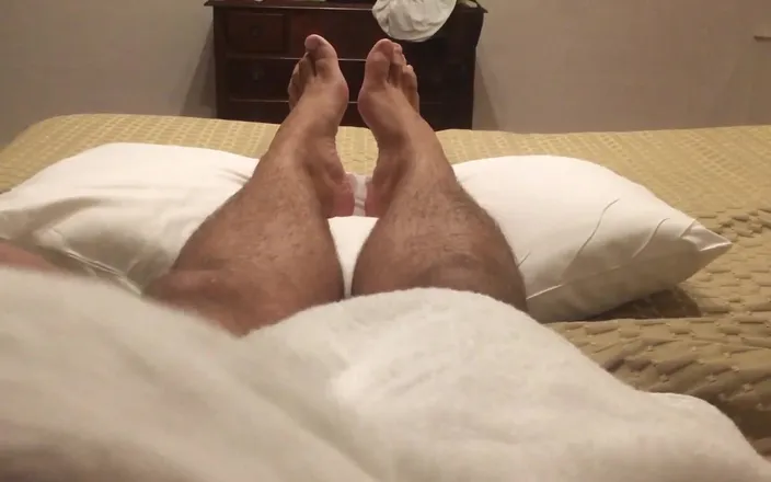 Manlyfoot: When the Lights Go Out My Feet Come Out and...