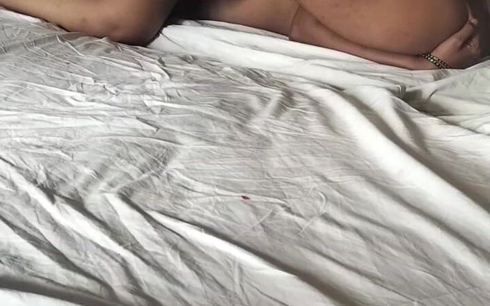 Funny couple porn studio: Tamilska dziewczyna Blacmail ich gospodyni domowa