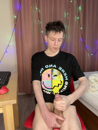 Morflot24: Ngocok kontol 23cm di asrama di asrama sampai muncrat di mana-mana