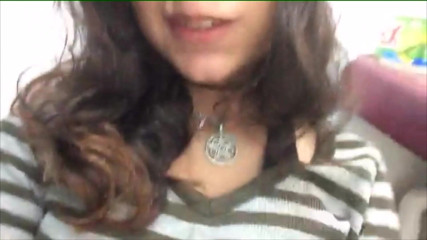Adorable Teen: Une petite latina masturbe sa chatte soumise sexy et étroite, en...