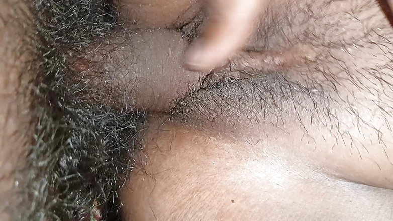 Desi Bhabhi 01: मेरी दोस्त सौतेली बहन की चुदाई वीडियो