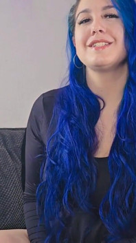 Sei ein Sexkätzchen für Halloween: POV überzeugt, sich öffentlich von deiner freundin zu cross-dress zu kleiden