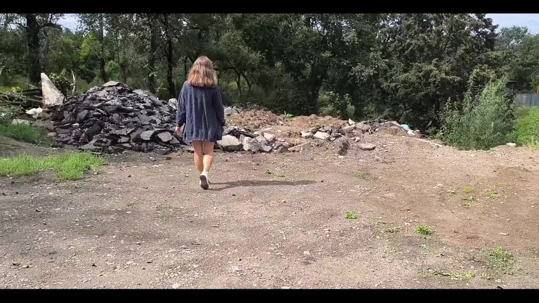 Juli Smith Meow: 이 비디오의 흥미로운 장소를 골랐습니다 - 조용한 보관소로 둘러싸여 있습니다.