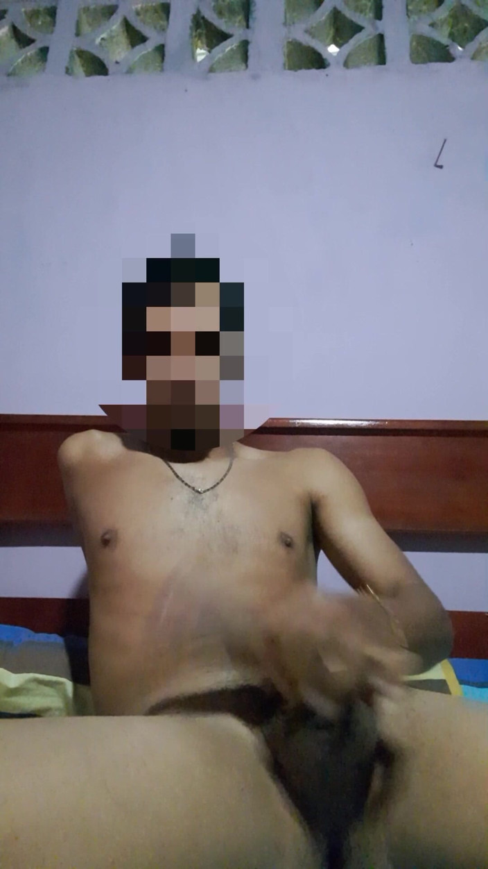 Mafhgy7: Chico Se Masturba Hasta Reventar En Su Habitación