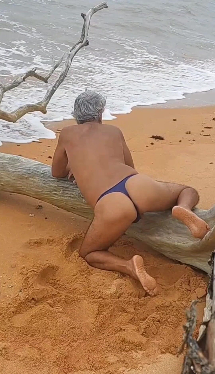 Ladysilvas: LadySilva Какая шаловливая горячая задница на пляже в бикини