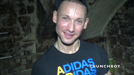 Gaybareback: Puta follada a pelo por chicos malos en el discreto...