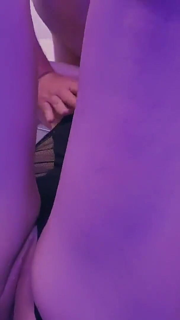 AmateurEvent: 엘리나 플라워가 그네에서 사정 당하다