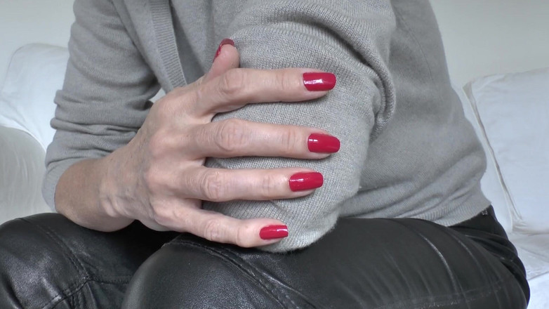 Lady Victoria Valente: Classiche eleganti unghie rosse nel pomeriggio, Lady Victoria Valente