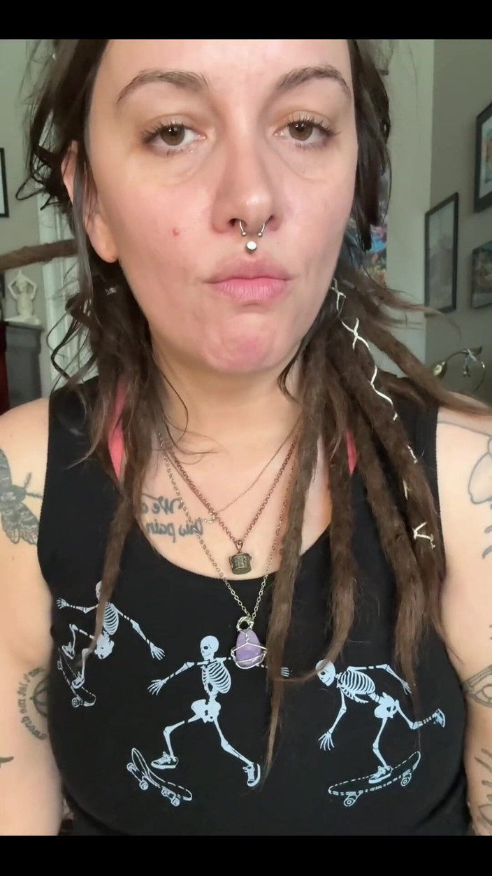 Chery Trees: 너와 침을 흘리며 연기를 내뿜어