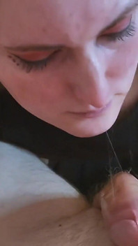 Lincia la pute dans son premier porno