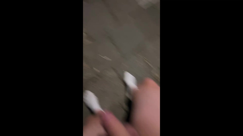 Riskiedik: Mostrando pau em público na rua
