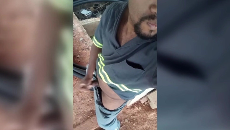 TheBlacKHunterr: 직장에 숨겨진 자위 행위