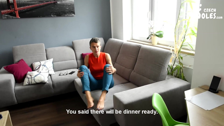 Czech Soles - foot fetish content: Fata sclavă este umilită și este făcută să venereze picioarele stăpânei